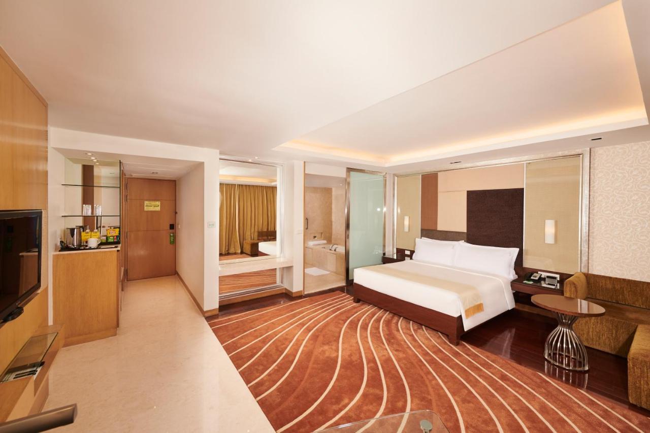 ฮอลิเดย์ อินน์ สนามบินนานาชาติมุมไบ ภายนอก รูปภาพ Suite at the Taj Mahal Palace, Mumbai
