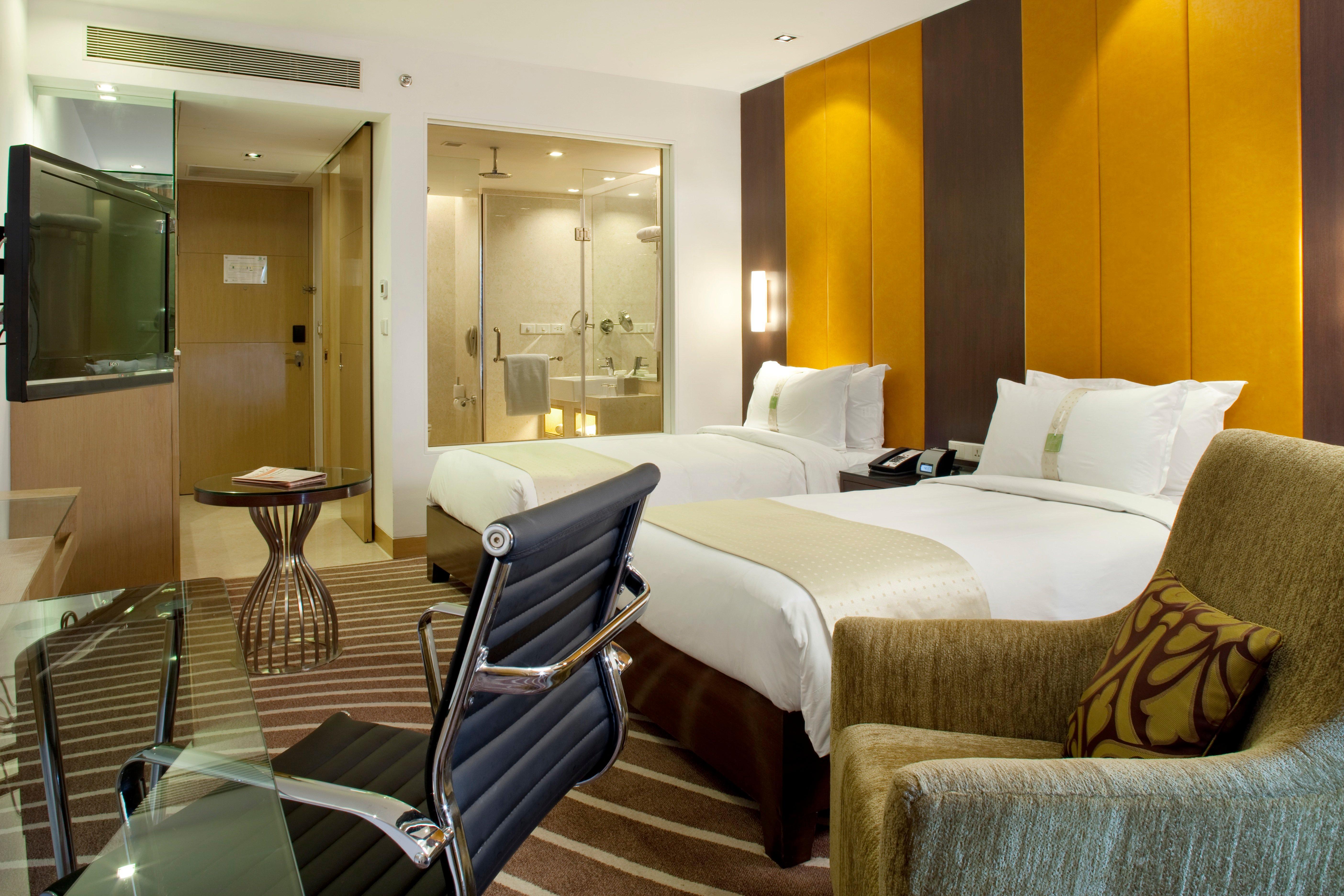 ฮอลิเดย์ อินน์ สนามบินนานาชาติมุมไบ ภายนอก รูปภาพ A room at the Holiday Inn