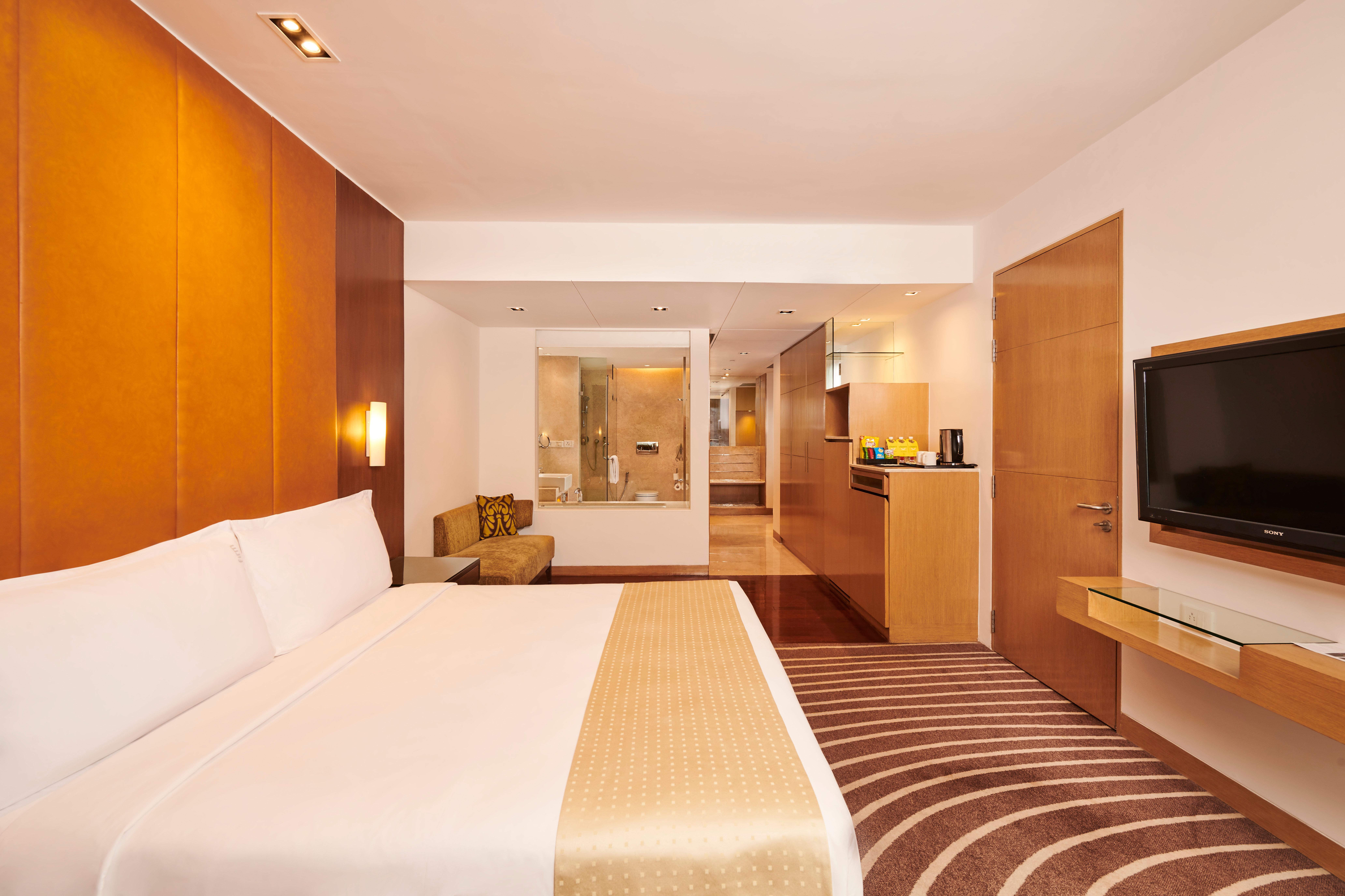 ฮอลิเดย์ อินน์ สนามบินนานาชาติมุมไบ ภายนอก รูปภาพ A room at the hotel