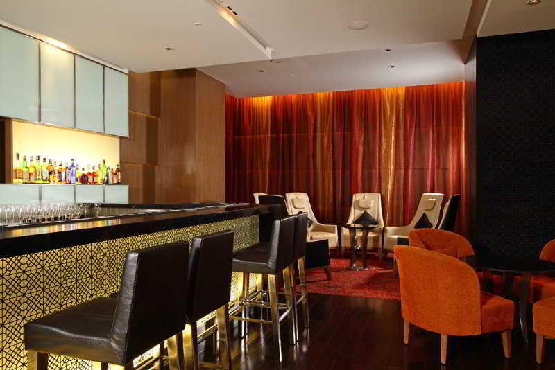 ฮอลิเดย์ อินน์ สนามบินนานาชาติมุมไบ ร้านอาหาร รูปภาพ The bar at the Mandarin Oriental, Bangkok