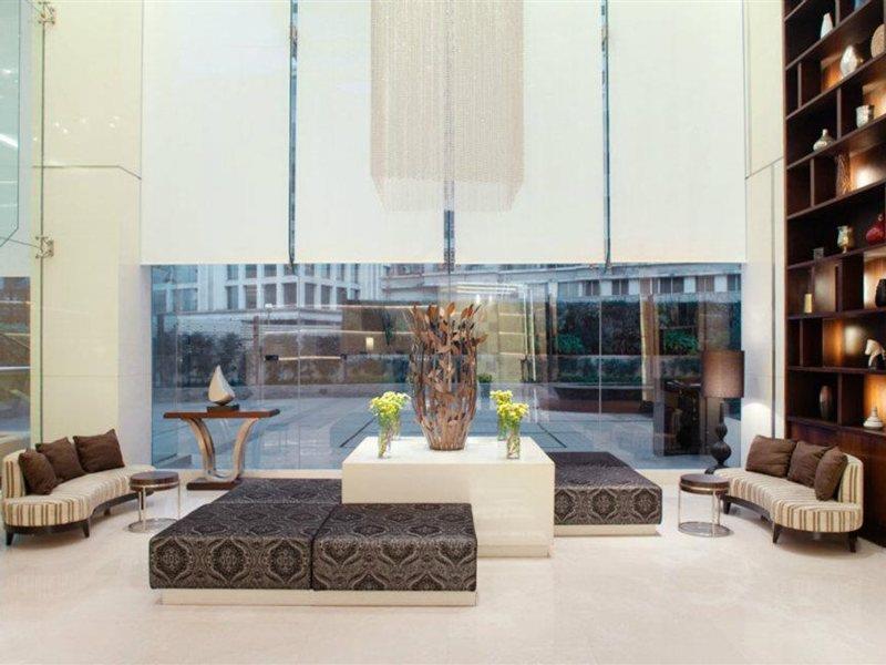 ฮอลิเดย์ อินน์ สนามบินนานาชาติมุมไบ ภายนอก รูปภาพ The lobby of the hotel