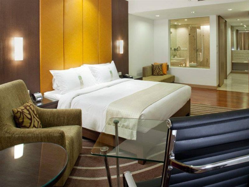 ฮอลิเดย์ อินน์ สนามบินนานาชาติมุมไบ ภายนอก รูปภาพ A suite at the hotel